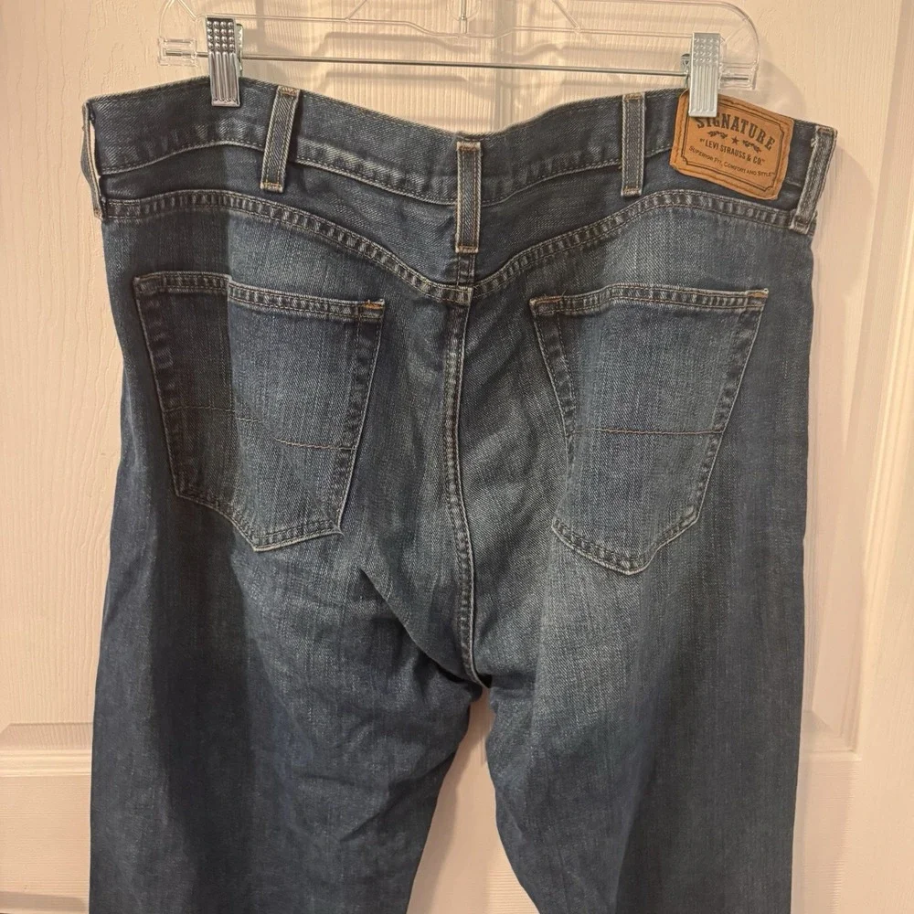 Levi's Signature Mens S67 Athletic Jeans Size 36 x 30 Dark Wash Stretch (36x28)‎